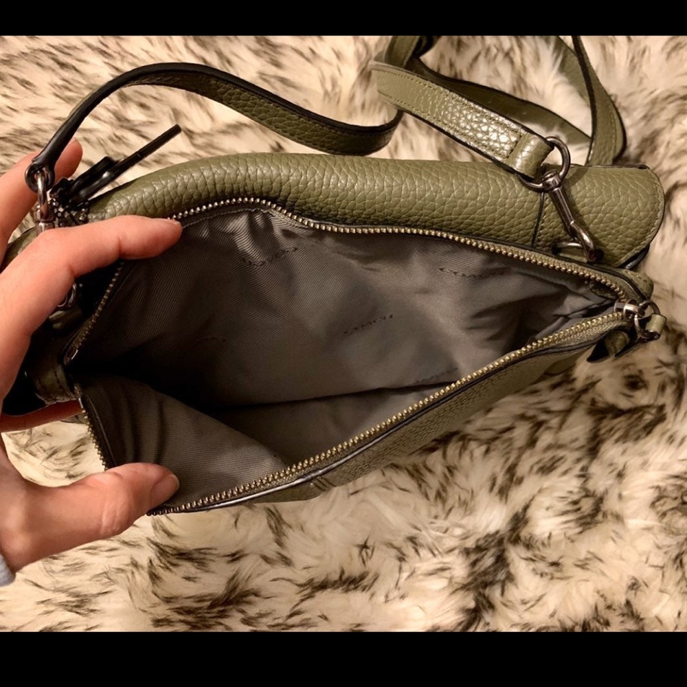 Authentic Coach Rhyder Leather Crossbody - Picture 4 of 9